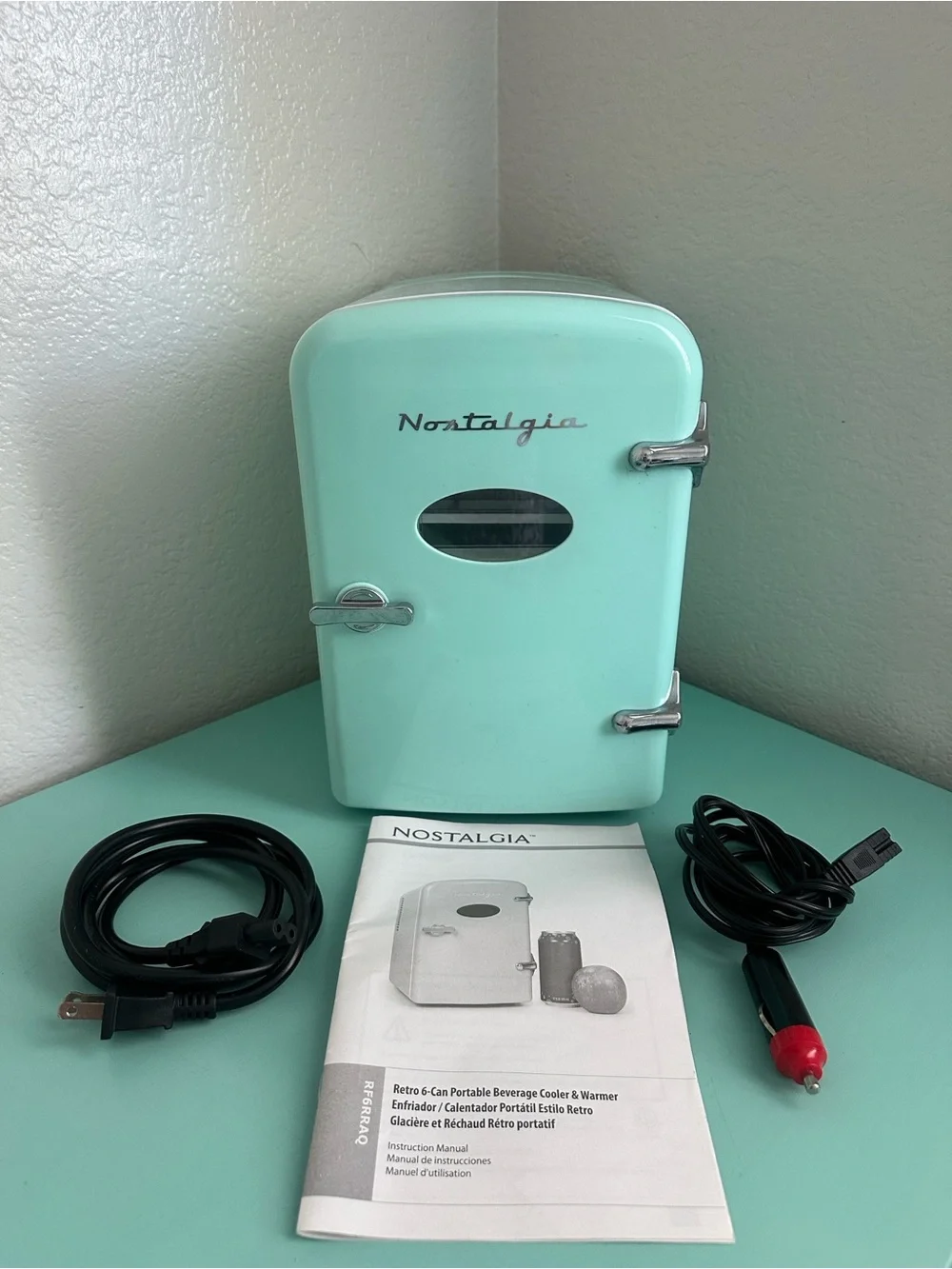 Nostalgias RF6RRAQ Retro 6-Can Personal Cooling & Heating Mini Refrigerator-new